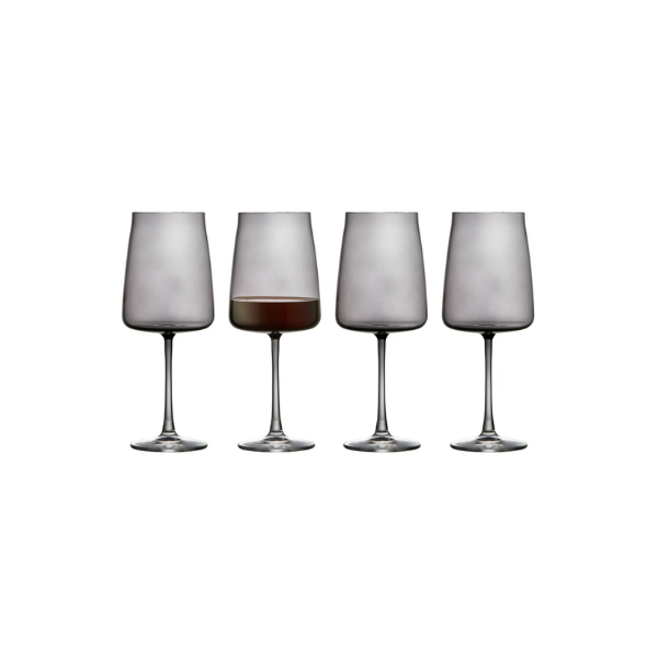 verre a vin rouge transparent gris sur fond blanc